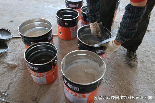 工厂专注于研发和生产用于粘接钢材与混凝土的高性能胶粘剂,其产品
